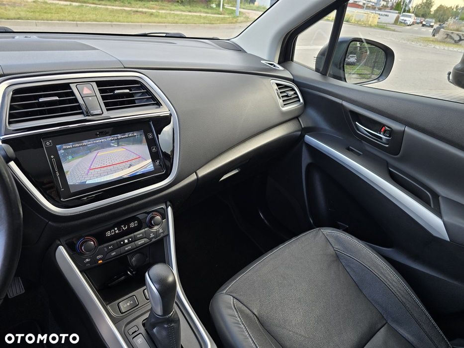 Suzuki SX4 S-Cross 1.4 T Premium 4WD - 28