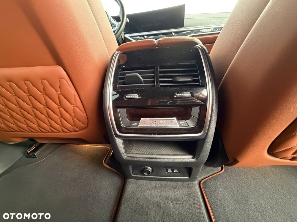 BMW X7 xDrive40d mHEV M Sport Edition sport - 11