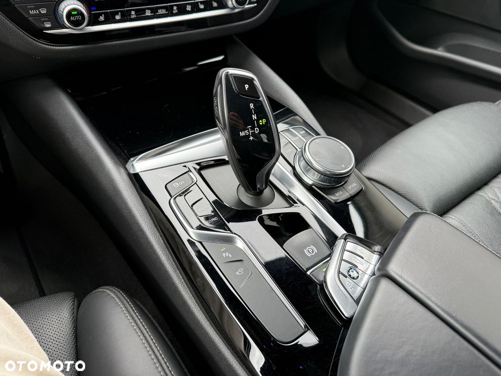 BMW Seria 5 520d Luxury Line sport - 20