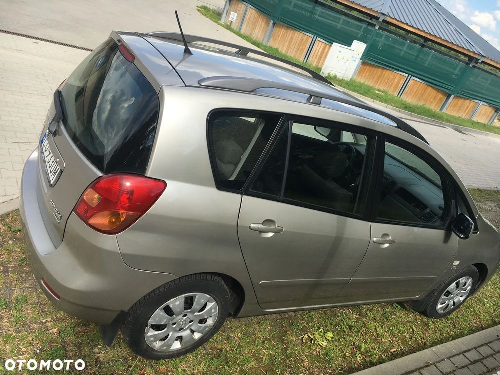 Toyota Corolla Verso 2.0 D-4D - 12