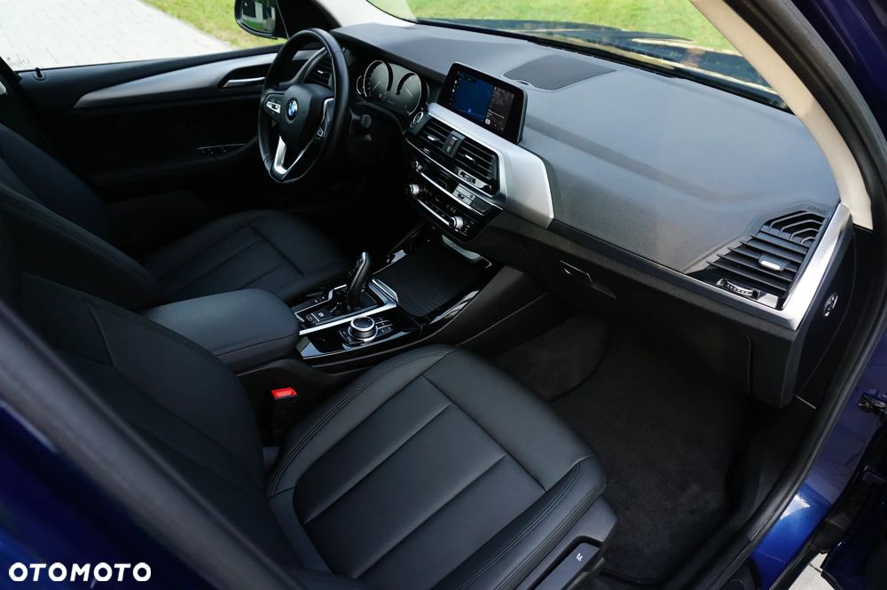 BMW X3 xDrive20i Advantage - 26