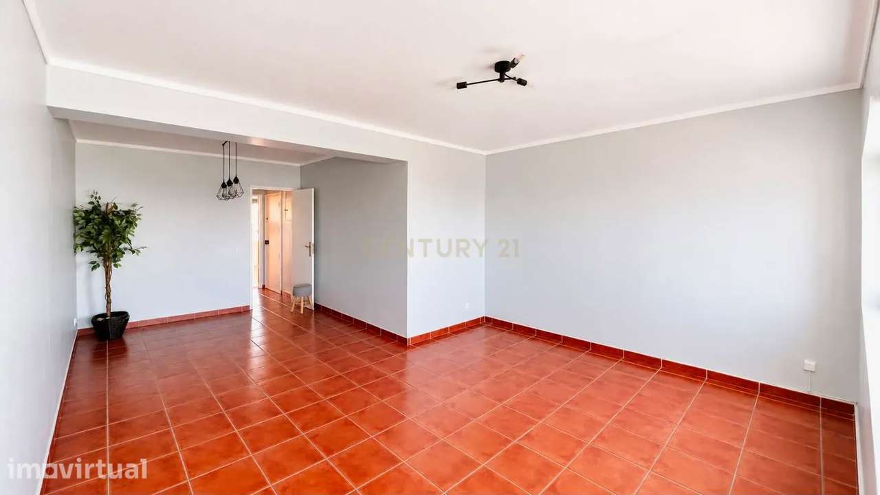 Apartamento T2 com excelente localização e vista desafogada - Grande imagem: 5/13