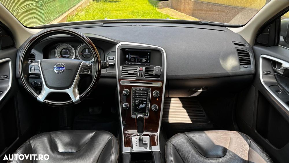 Volvo XC 60 D5 AWD Summum - 9