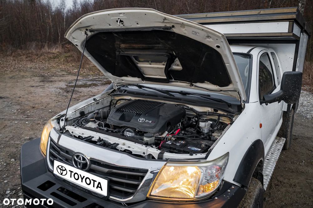 Toyota Hilux 4x4 Extra Cab - 17