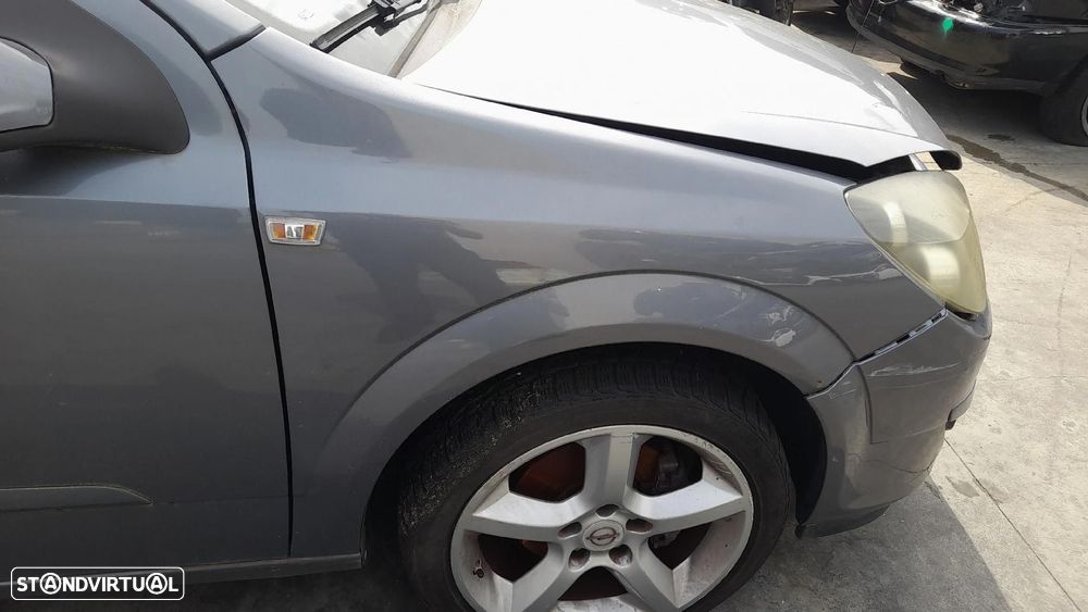 Guarda-lamas direito OPEL Astra H Caravan (L35) - 2