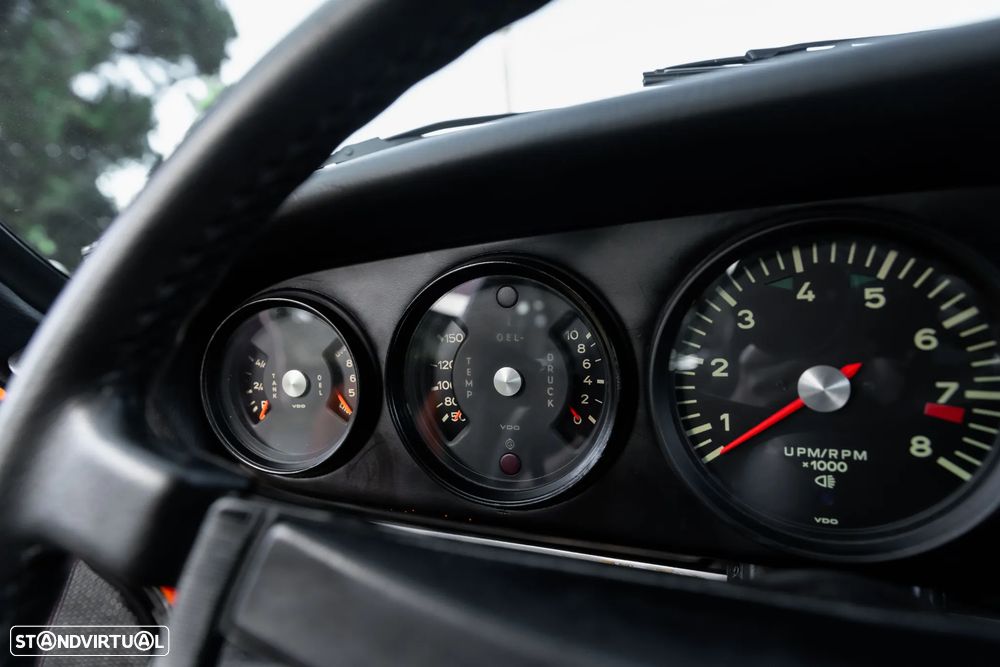 Porsche 911 Série F - 26
