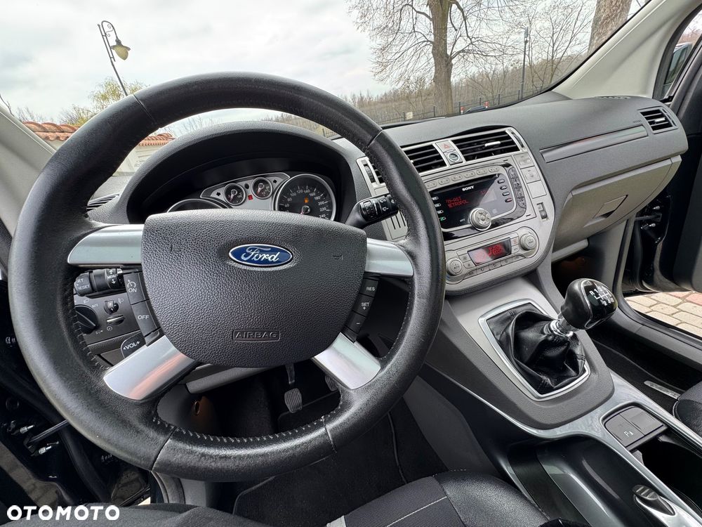 Ford Kuga - 13
