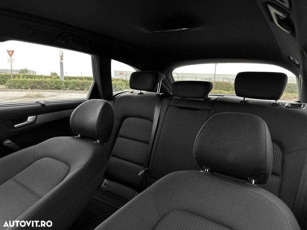 Audi A4 2.0 TDI DPF multitronic Ambiente - 32