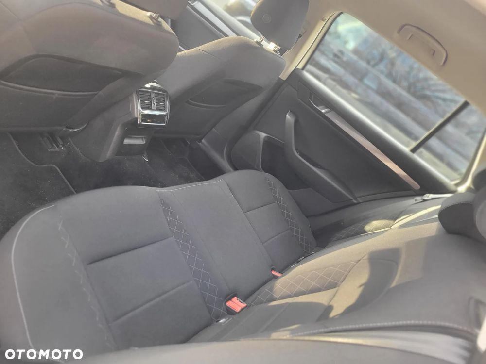 Skoda Superb 2.0 TDI Ambition - 11