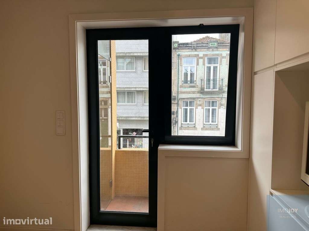 Apartamento T1 no Porto - Grande imagem: 2/19