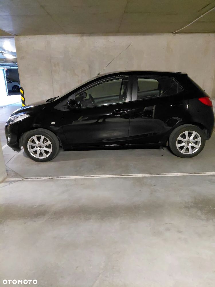 Mazda 2 1.5 Exclusive + - 16