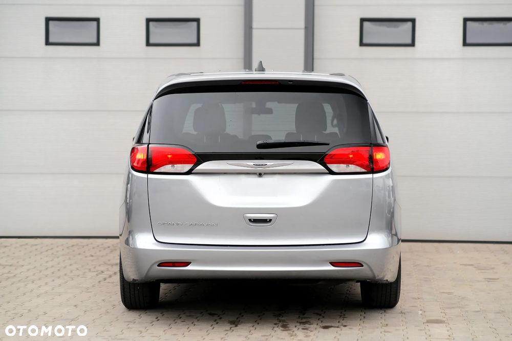 Chrysler Pacifica - 11