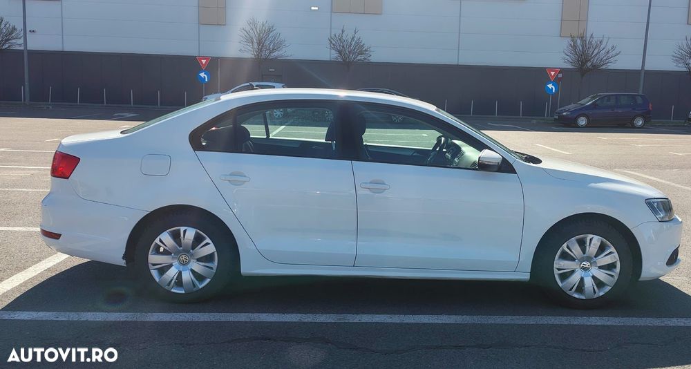 Volkswagen Jetta 1.6 TDI CR DPF Trendline - 4