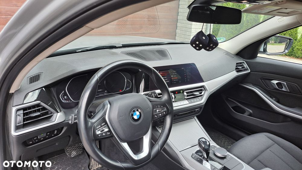 BMW Seria 3 318d - 20