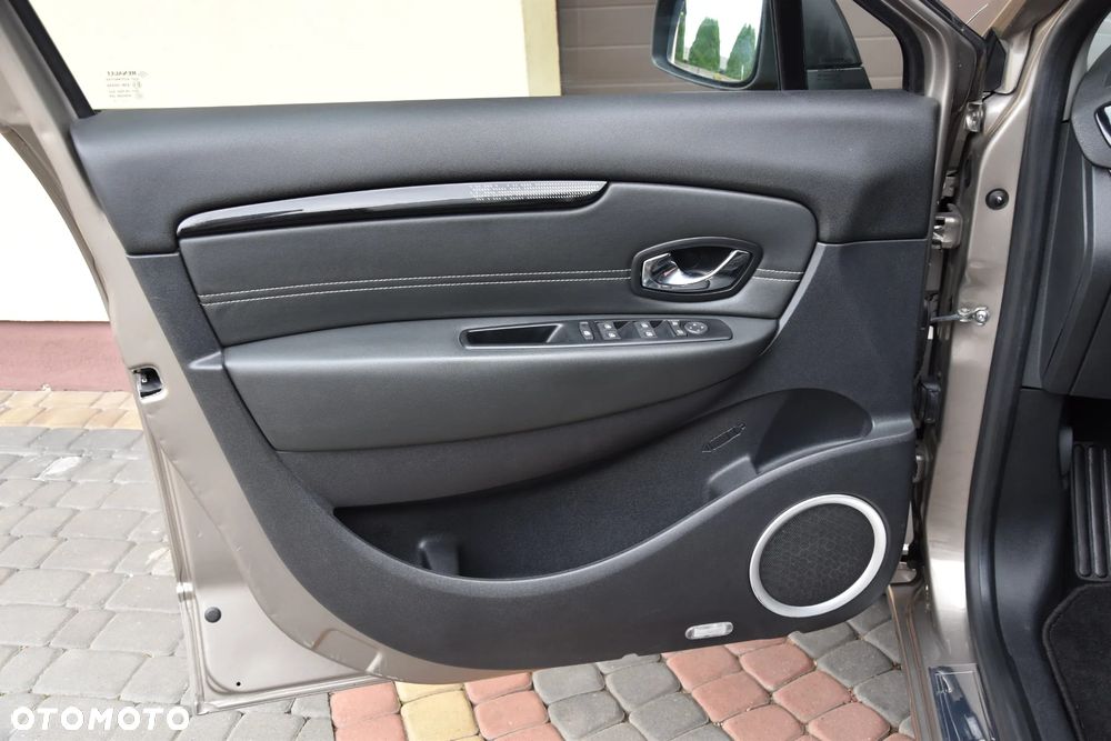 Renault Scenic 1.6 16V 110 Dynamique - 29