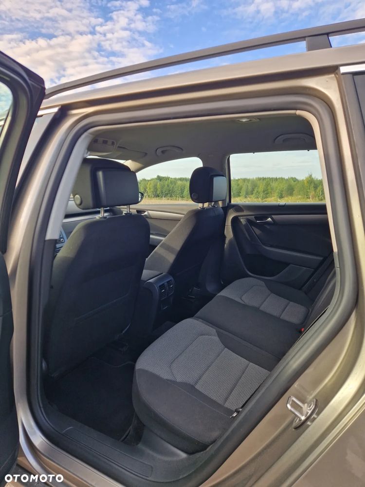 Volkswagen Passat 2.0 TDI Comfortline - 13