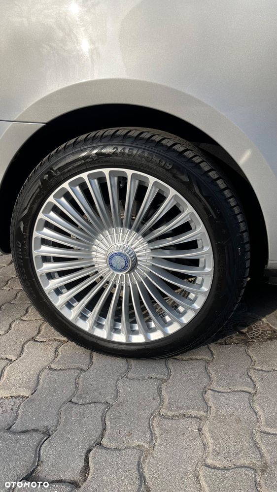 Mercedes-Benz Klasa V 300 d 4-Matic 9G-Tronic - 19