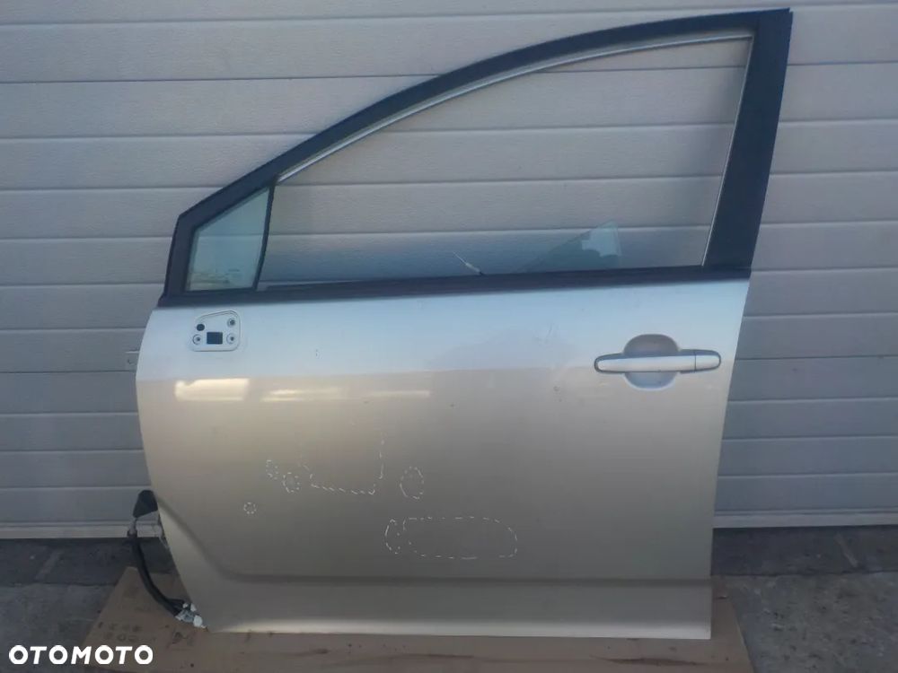 TOYOTA COROLLA VERSO DRZWI LEWY PRZÓD