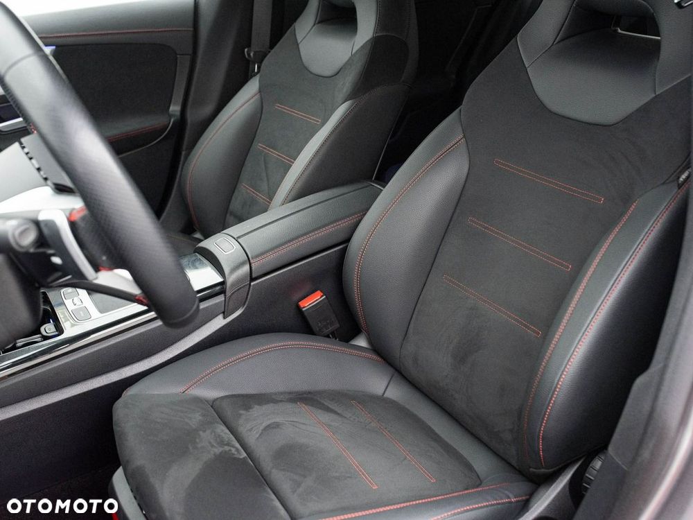 Mercedes-Benz CLA 200 mHEV AMG Line 7G-DCT - 12