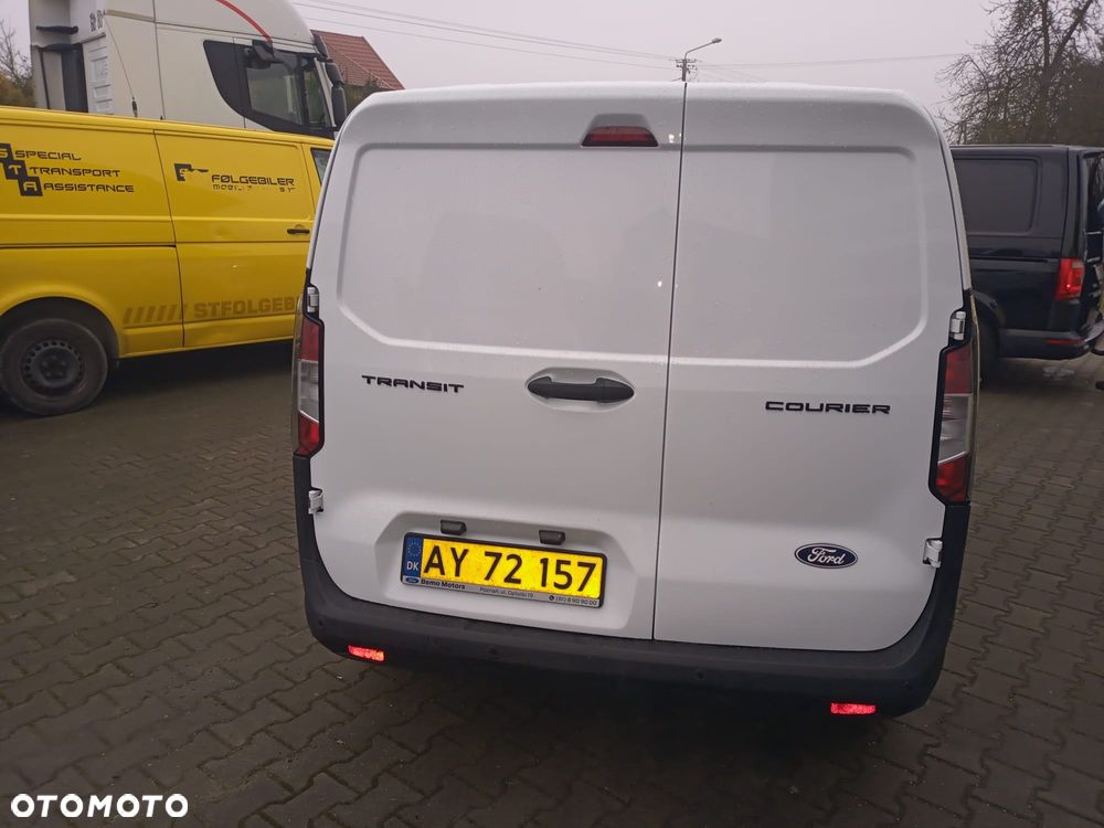 Ford TRANSIT COURIER ECOBLU - 8