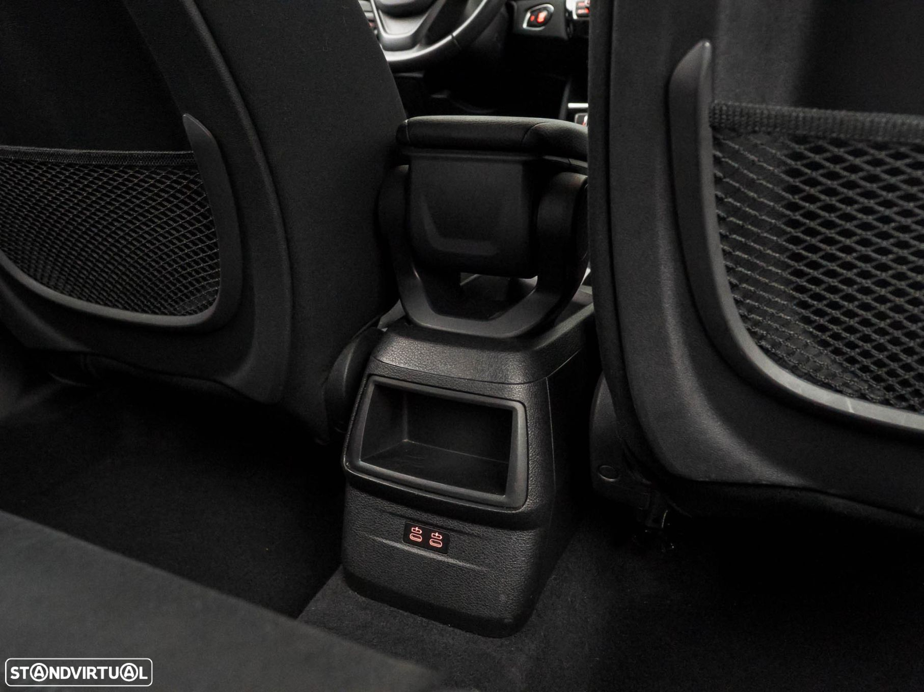 BMW 216 Gran Tourer d Auto - 37
