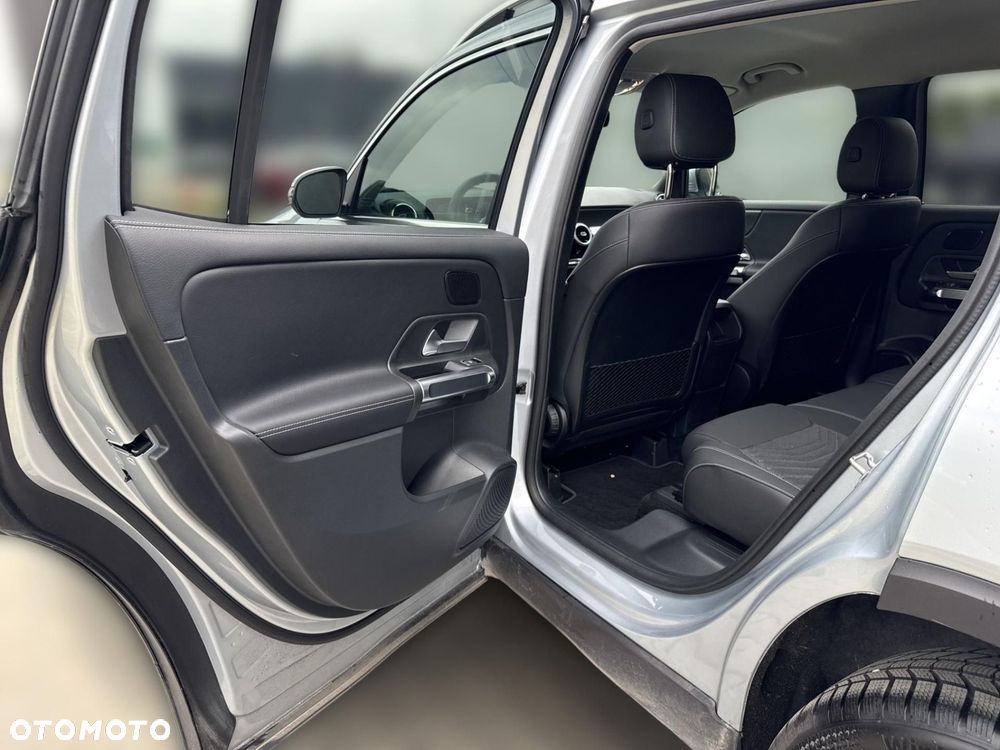 Mercedes-Benz GLB - 15