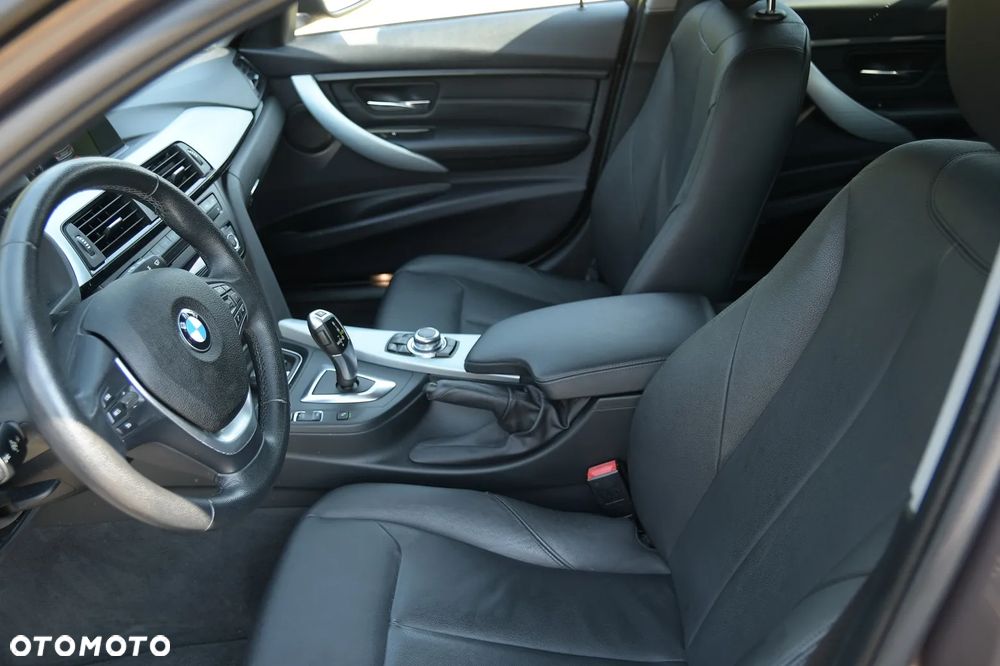 BMW Seria 3 318d Blue Performance Luxury Line - 27
