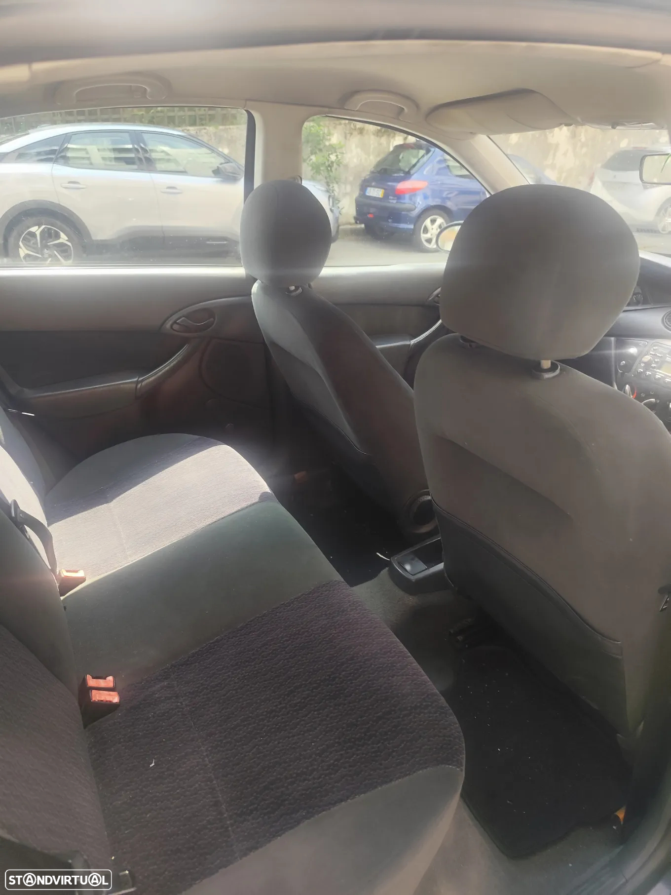 Ford Focus 1.4 Ambiente - 2