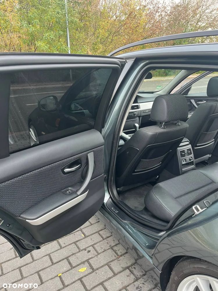 BMW Seria 3 320d DPF Touring - 14
