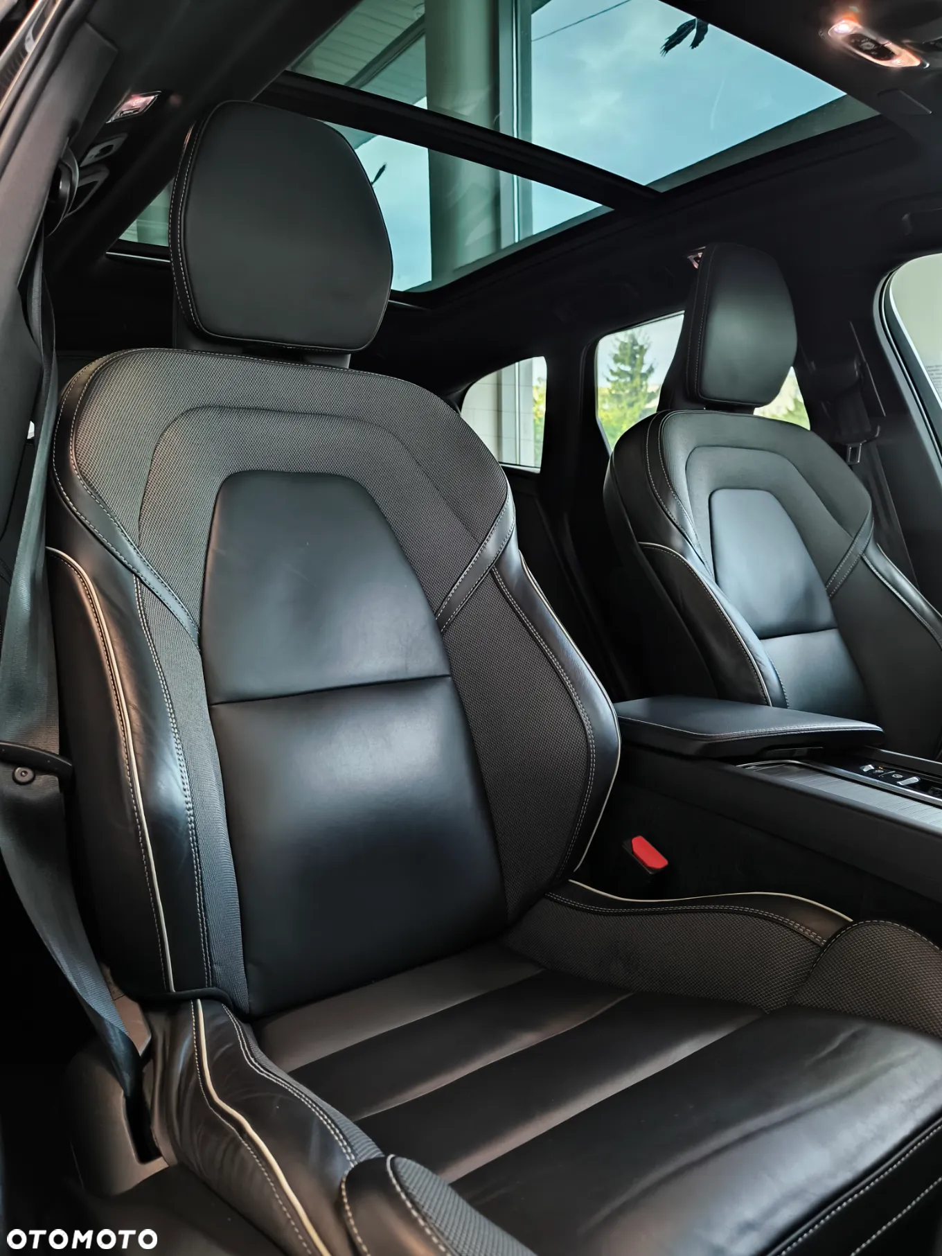Volvo XC 60 D5 AWD R-Design - 17
