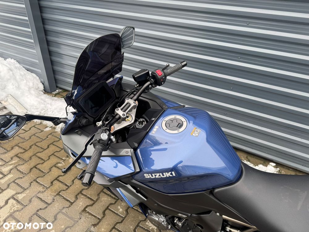 Suzuki GSX - 7