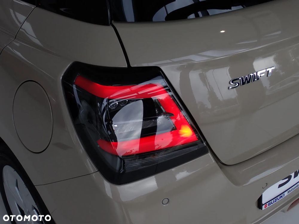 Suzuki Swift 1.2 Dualjet SHVS Premium Plus - 9