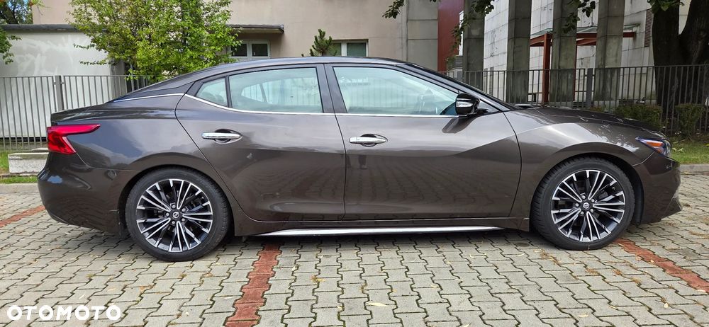 Nissan Maxima - 4