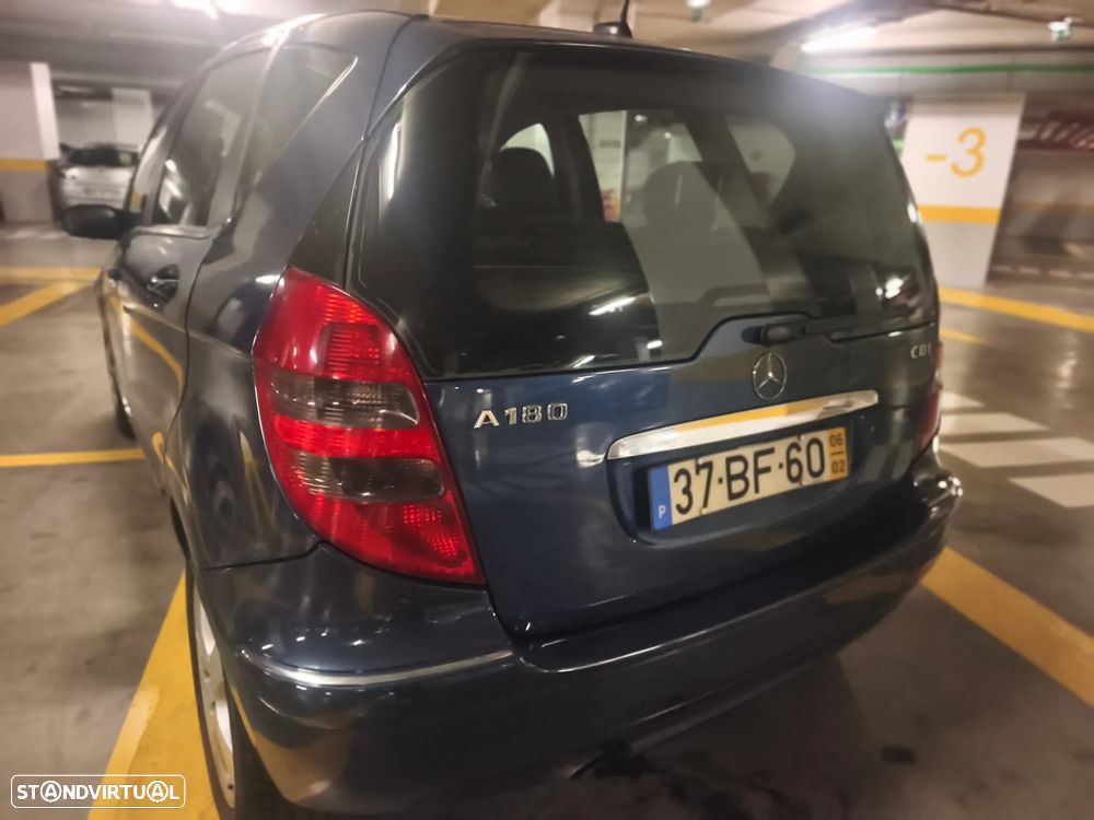 Mercedes-Benz A 180 - 4