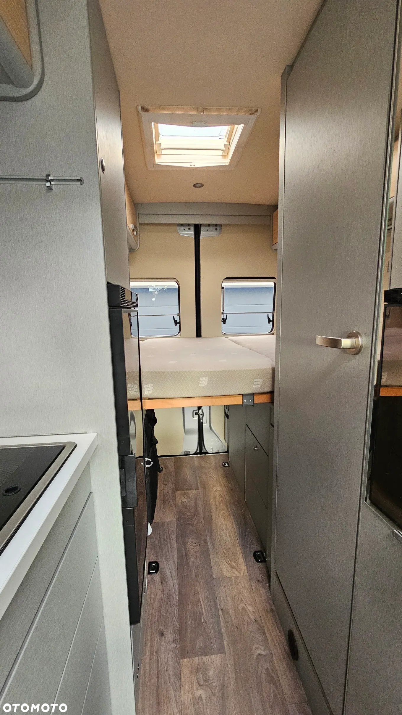 Mercedes-Benz Hymer - 10