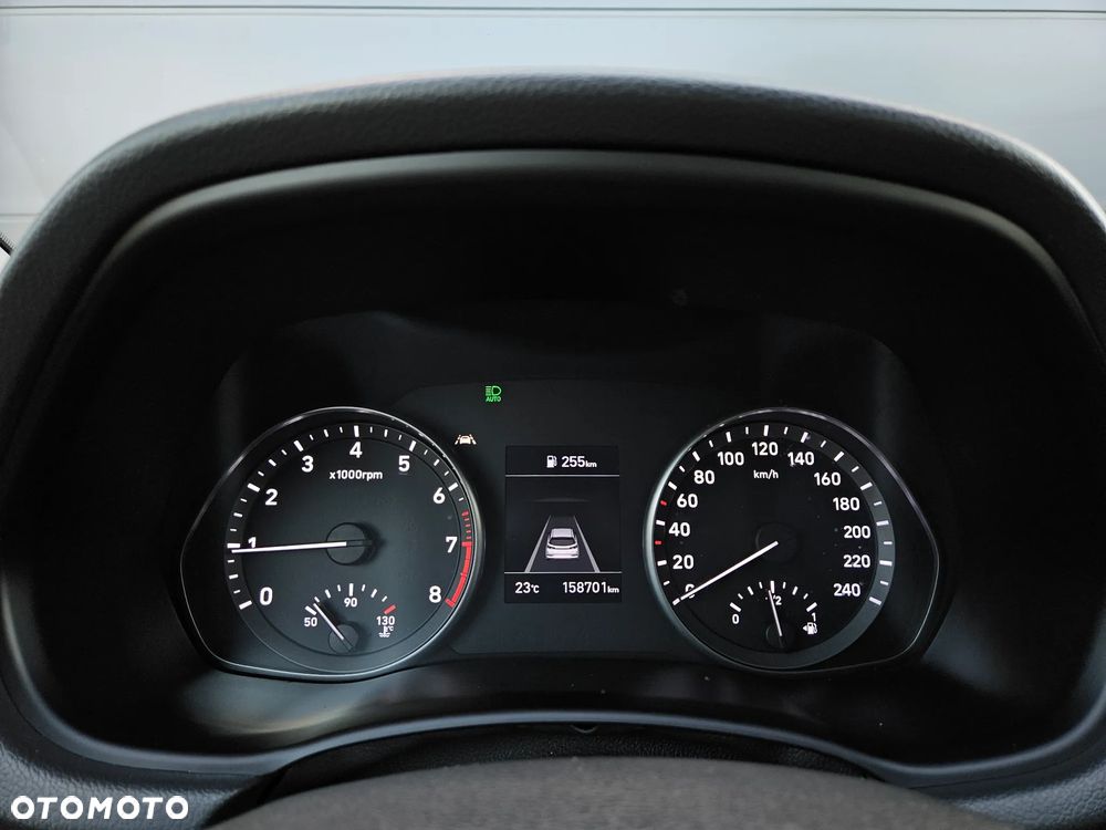 Hyundai i30 1.5 DPI Classic + - 9