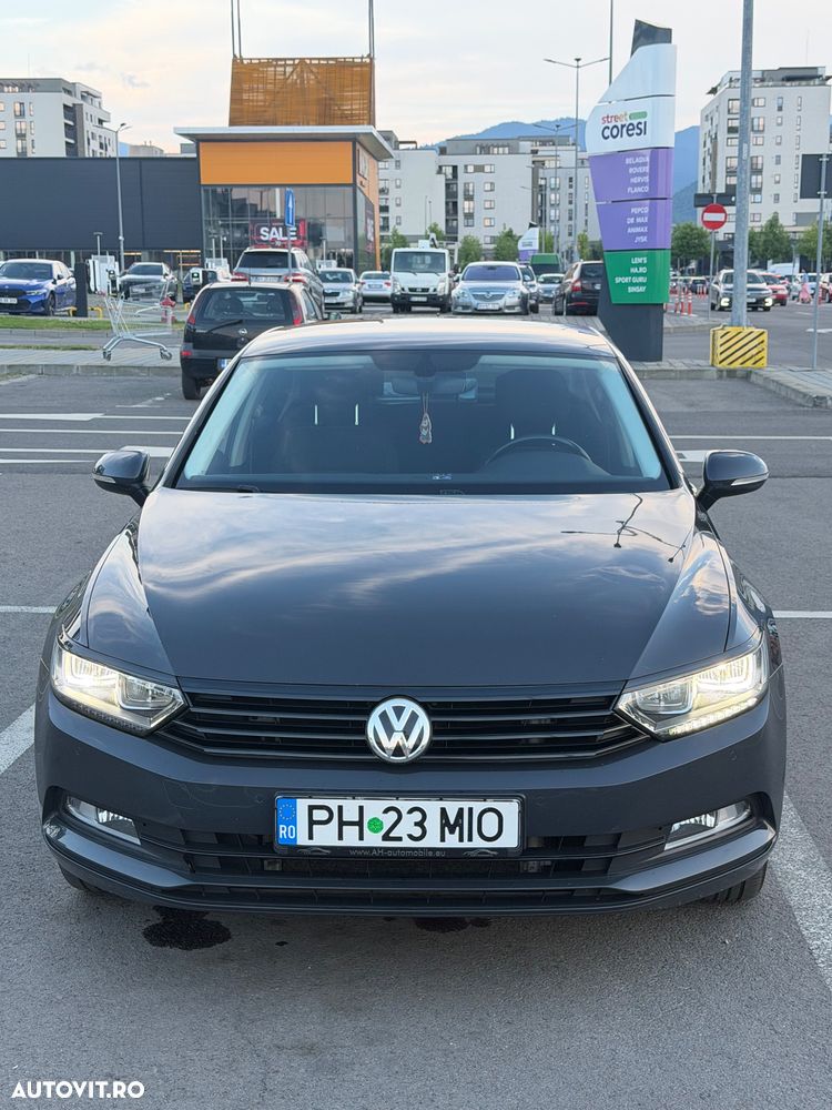 Volkswagen Passat - 1