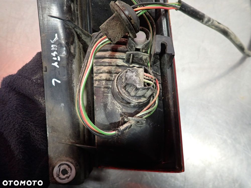 LAMPA LEWA TYLNA SUBARU JUSTY III - 4