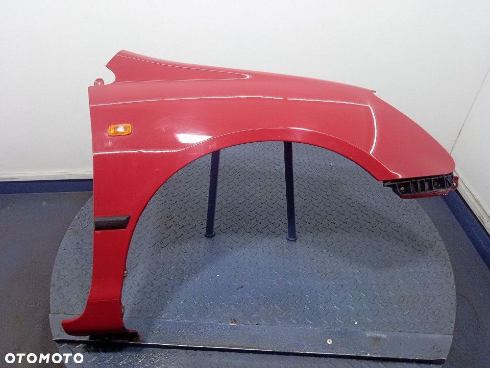 HONDA CIVIC VII 01-04 HB 5D BŁOTNIK PRZÓD PRAWY R81 MILANO RED - 1