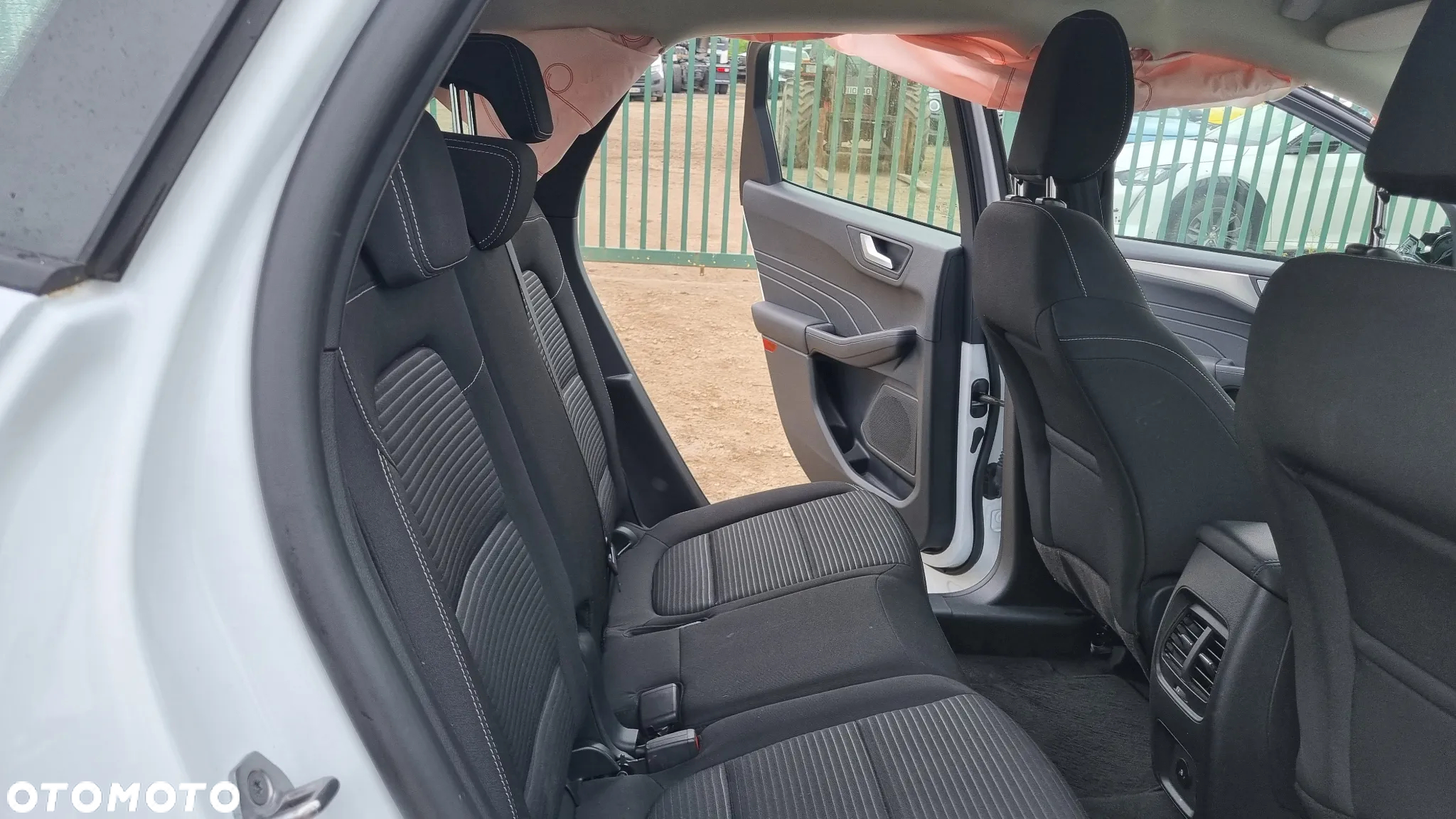 Ford Kuga 2.5 FHEV AWD Graphite Tech Edition e-CVT - 25
