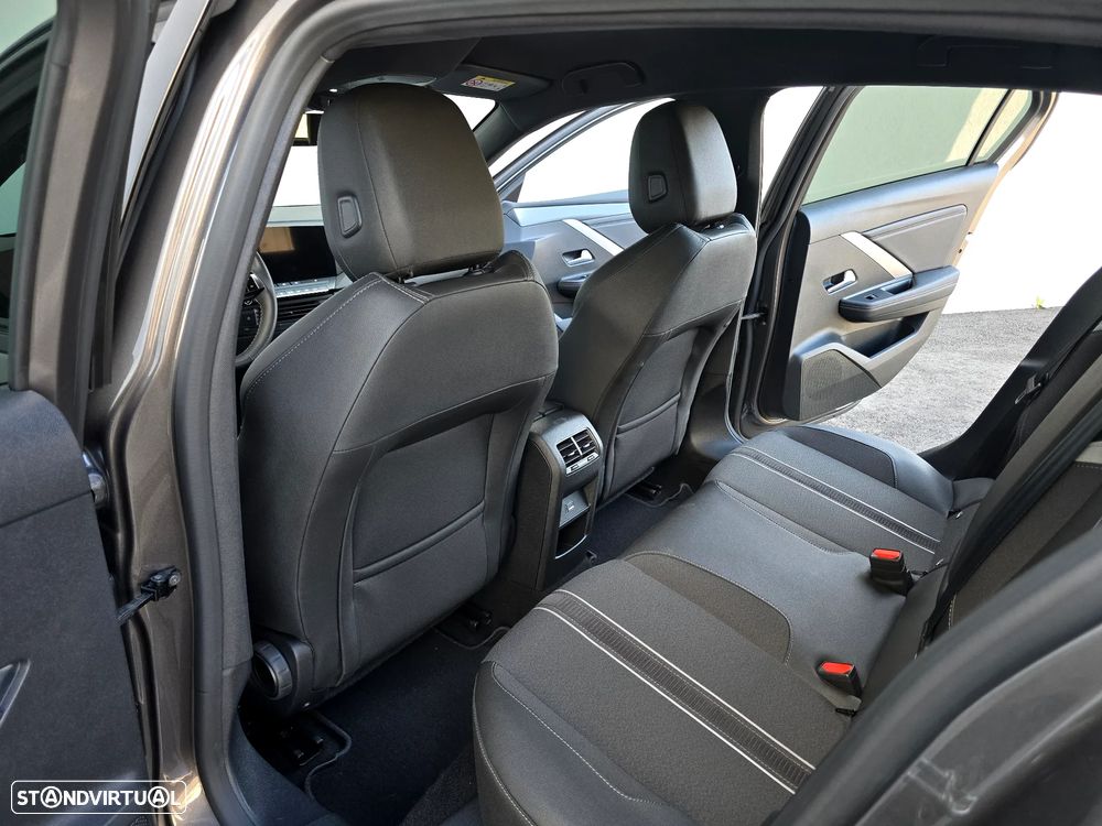 Opel Astra 1.2 T GS Line - 37