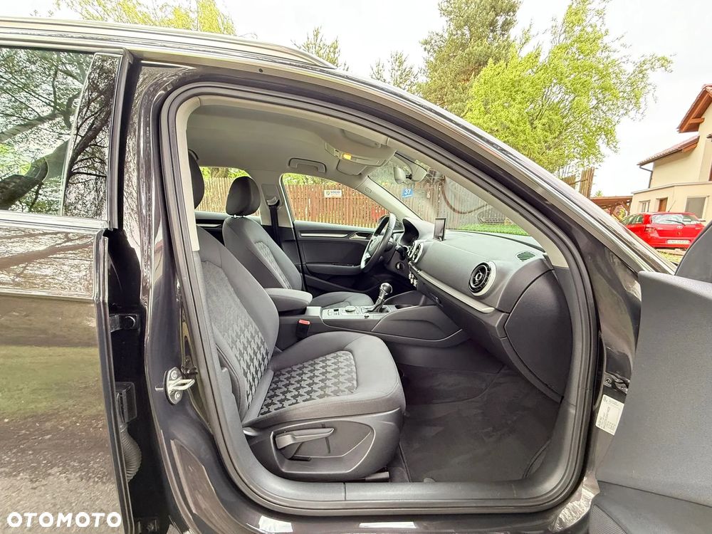 Audi A3 Sportback 1.2 TFSI Attraction S tronic - 28