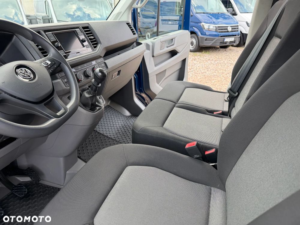 Volkswagen CRAFTER L2H1 Salon Polska Jak Nowy Pełny serwis ASO VW Trwał silnik 2.0TDI 140KM bez BiTurbo! Kamera cofania Parktroniki Przód oraz Tył, Fabryczna zabudowa przestrzeni ładunkowej, Homologacja VAT-1 Alarm, Tempomat z ogranicznikiem pręd.. MirrorLink, Android Auto, Apple Carplay, Ekran 6,5' - 17