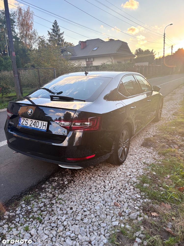 Skoda Superb 2.0 TSI Sportline DSG - 9