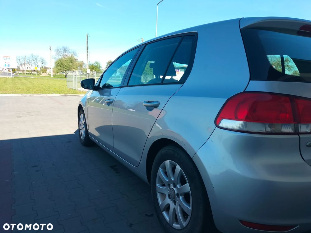 Volkswagen Golf 1.6 TDI DPF BlueMotion - 12