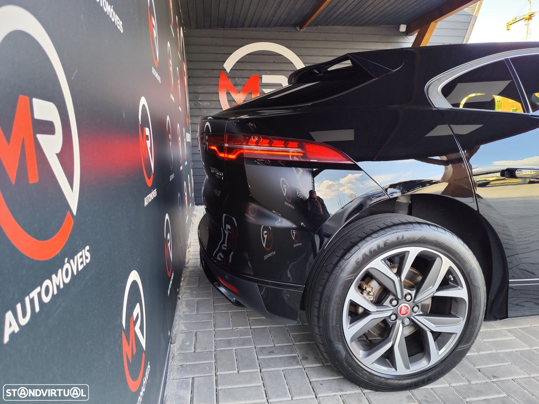 Jaguar I-Pace - 32