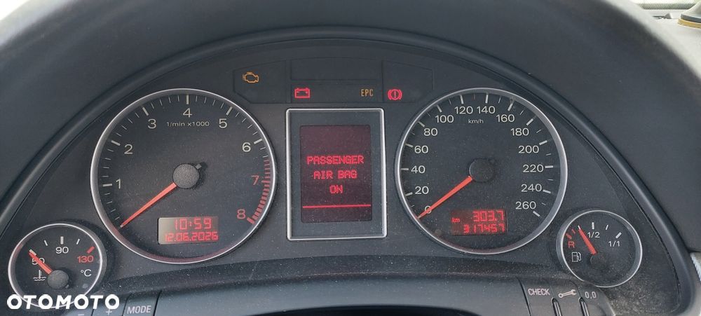 Audi A4 Limousine - 3