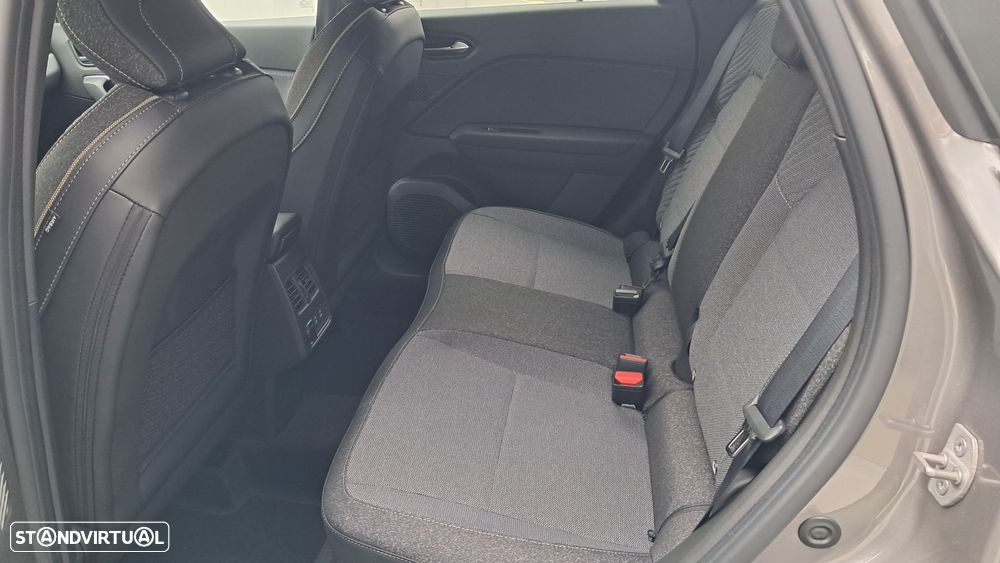 Mitsubishi Grandis - 12