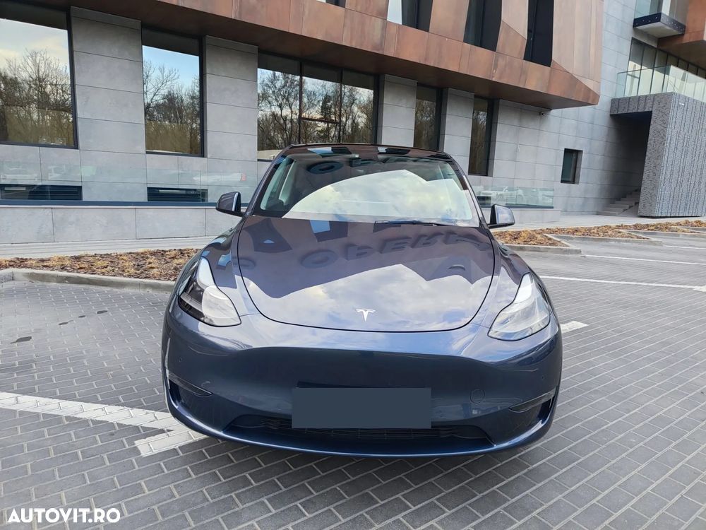 Tesla Model Y - 7