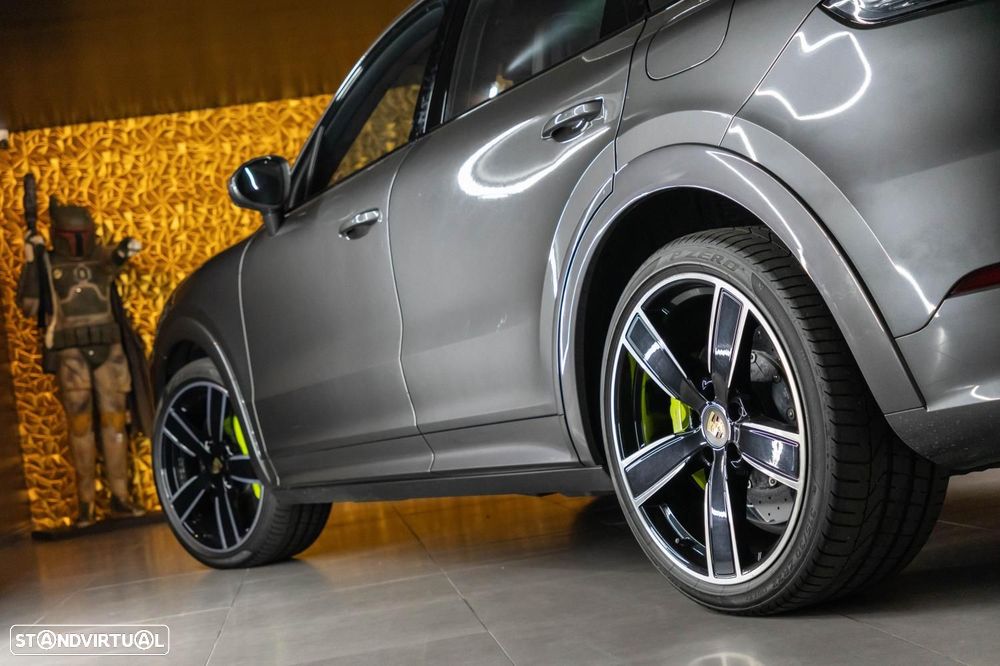 Porsche Cayenne Coupé Turbo S E-Hybrid - 25